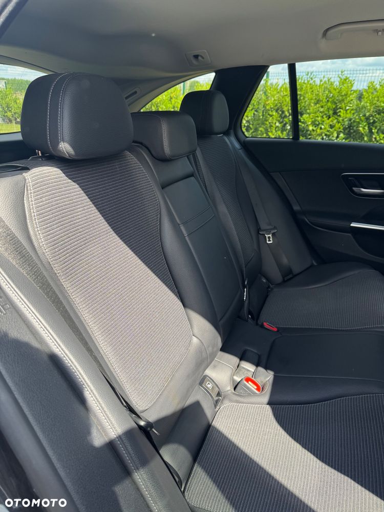 Mercedes-Benz Klasa C 220 d 4Matic 9G-TRONIC Avantgarde - 16
