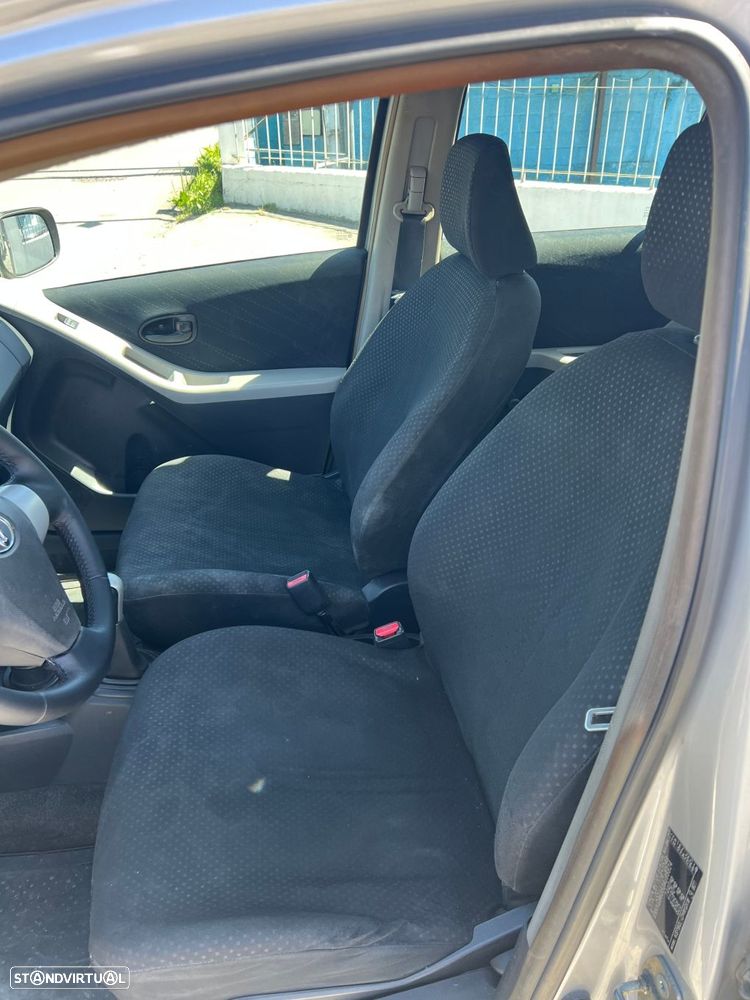Toyota Yaris 1.0 VVT-i AC - 17