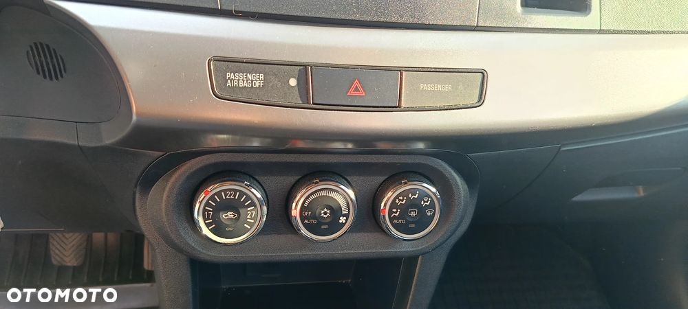 Mitsubishi Lancer 1.5 Inform ASTC - 19