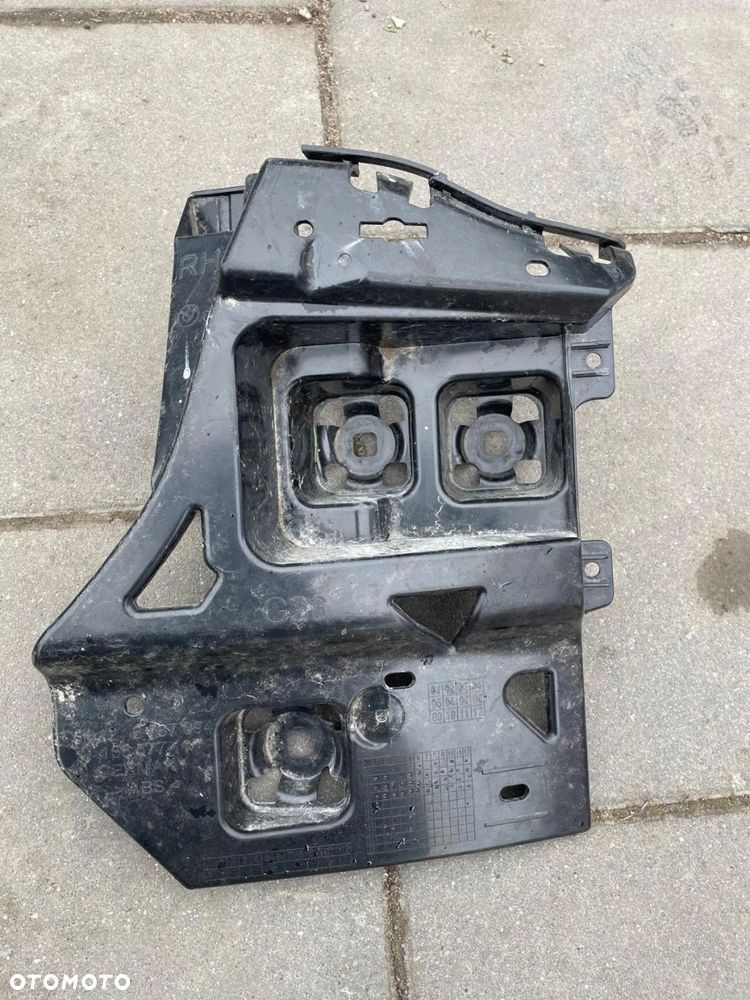 ŚLIZG MOCOWANIE ZDERZAKA TYŁ PRAWA STRONA BMW i4 G26 - 3