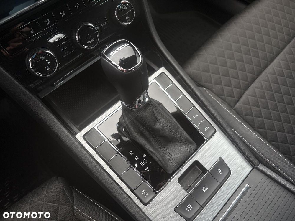 Skoda Superb 1.5 TSI Ambition DSG - 19