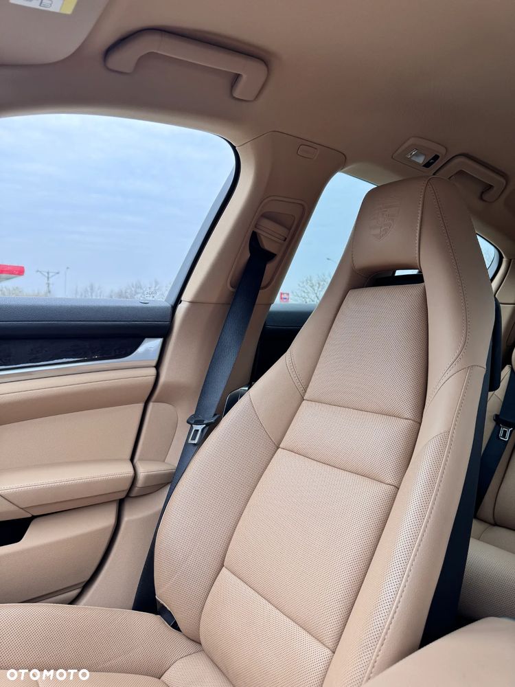 Porsche Panamera - 37