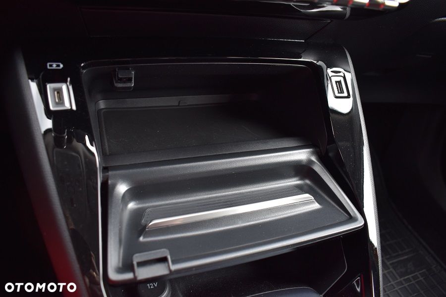 Peugeot 2008 PureTech 130 EAT8 Allure - 27