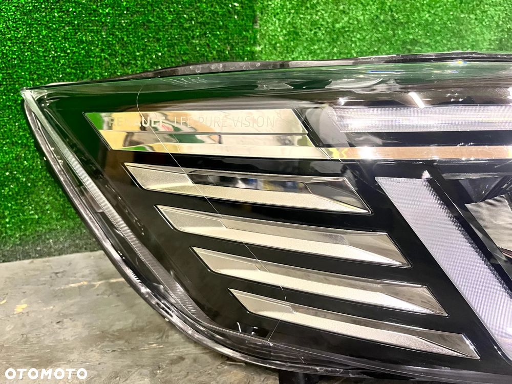 RENAULT TRAFIC III 2-GI LIFT 2021- LAMPA PRAWY PRZÓD PRAWA PRZEDNIA LEKKO USZKODZONA KOMPLETNA 260102899R - 4