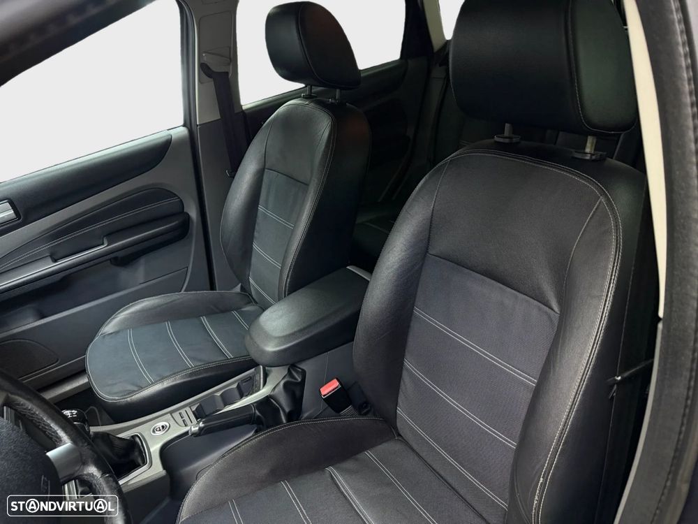 Ford Focus SW 1.6 TDCi Titanium - 11