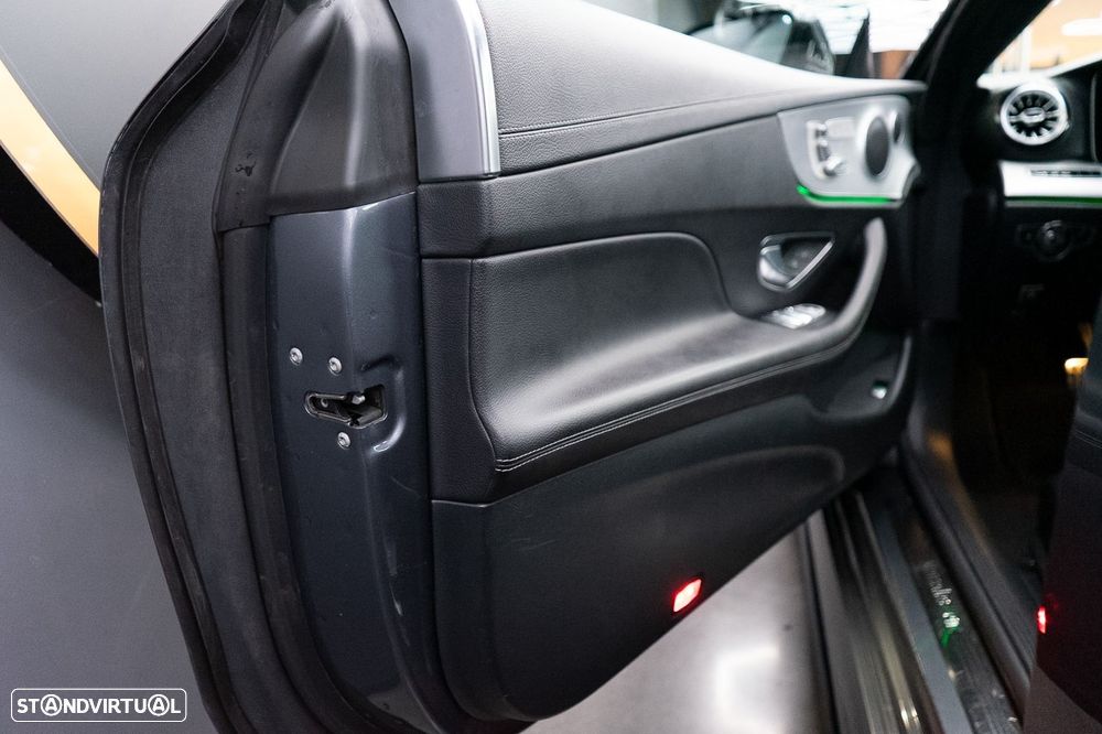 Mercedes-Benz E 220 d AMG Line - 25