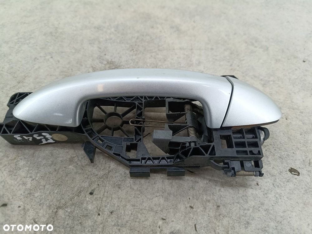 PODSTAWA KLAMKI PRAWY TYŁ VW PASSAT B6 - 3