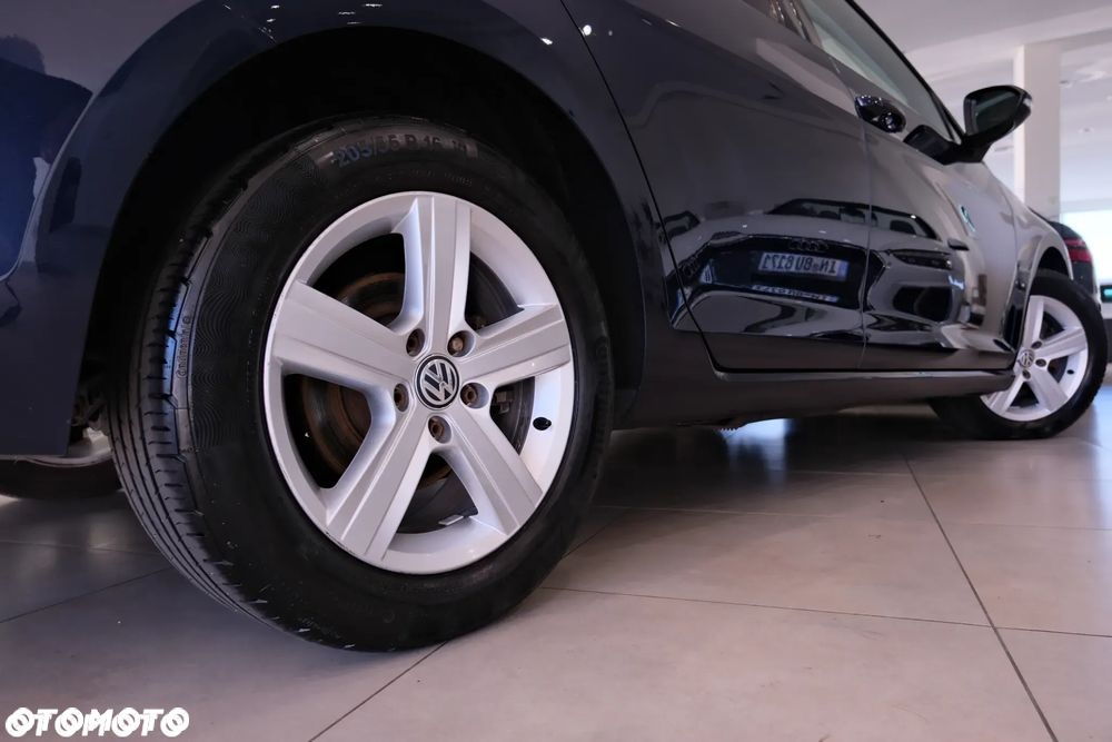 Volkswagen Golf 2.0 BlueTDI Comfortline - 11