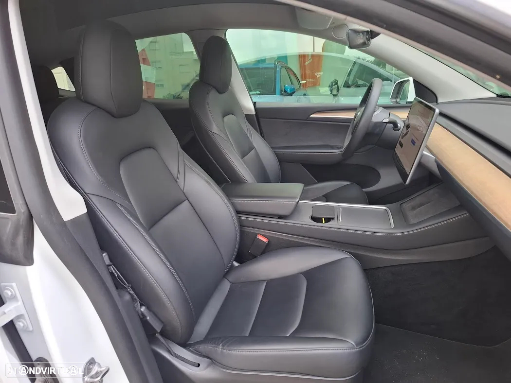 Tesla Model Y Long Range Dual Motor AWD - 42