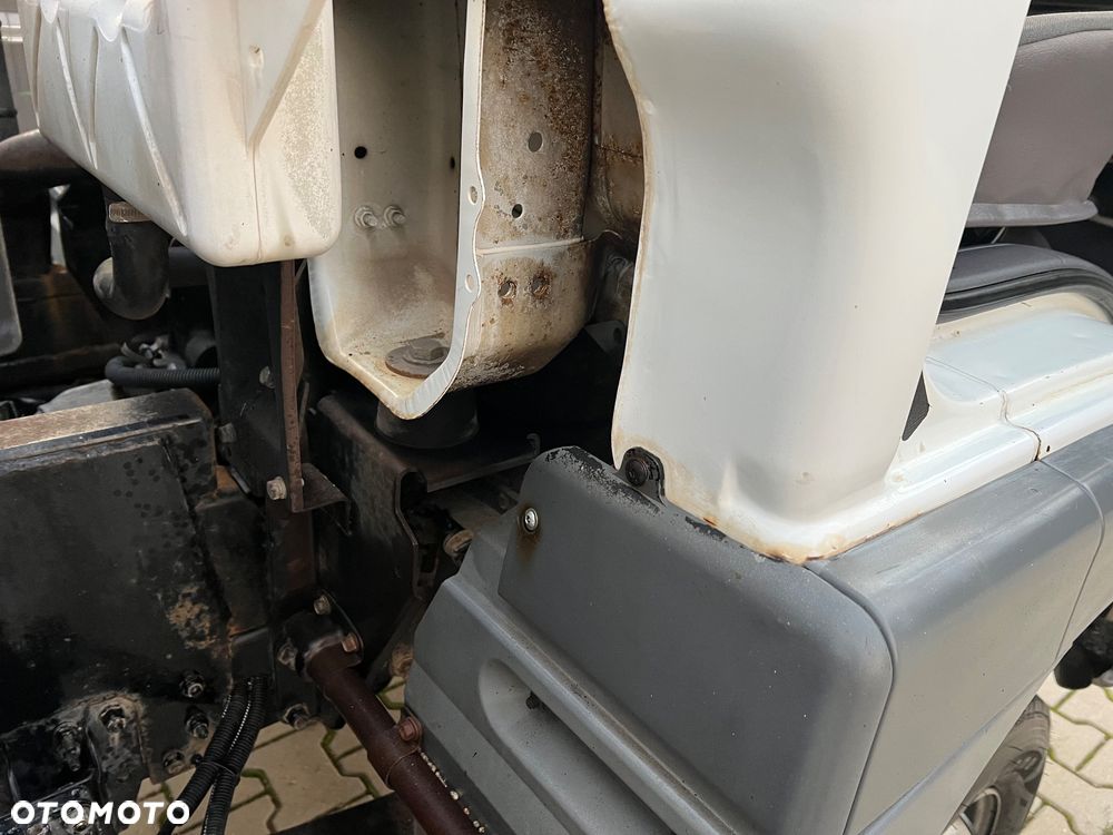 Nissan CABSTAR - 22