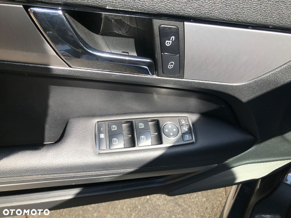 Mercedes-Benz Klasa E - 16