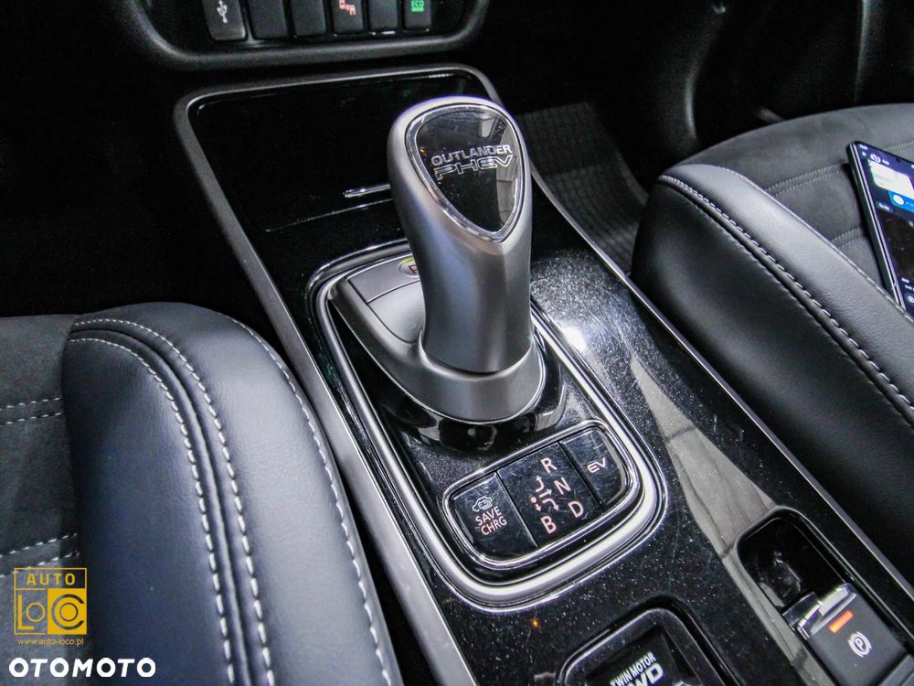 Mitsubishi Outlander PHEV Intense + - 21