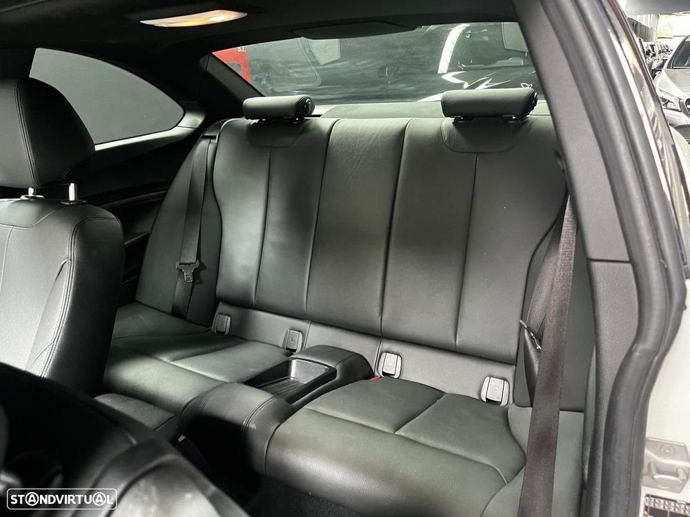 BMW 218 i Coupe Line Luxury Auto - 25