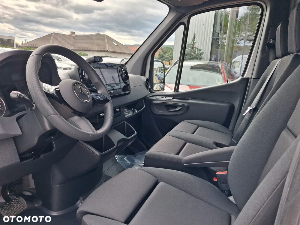 Mercedes-Benz Sprinter - 10