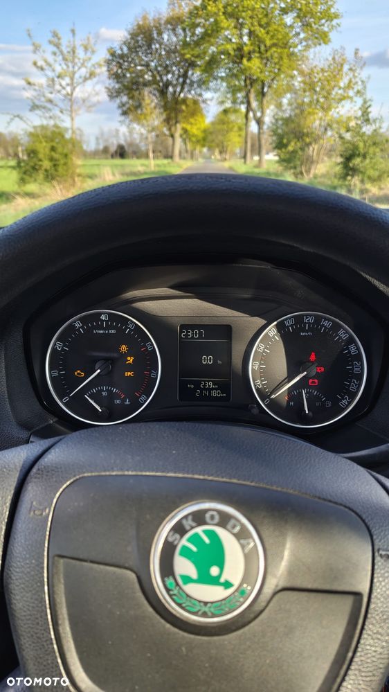 Skoda Octavia 1.6 Tour - 17