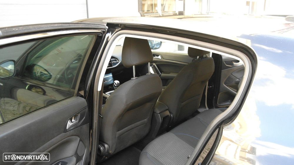 Peugeot 308 1.2 PureTech Active - 29