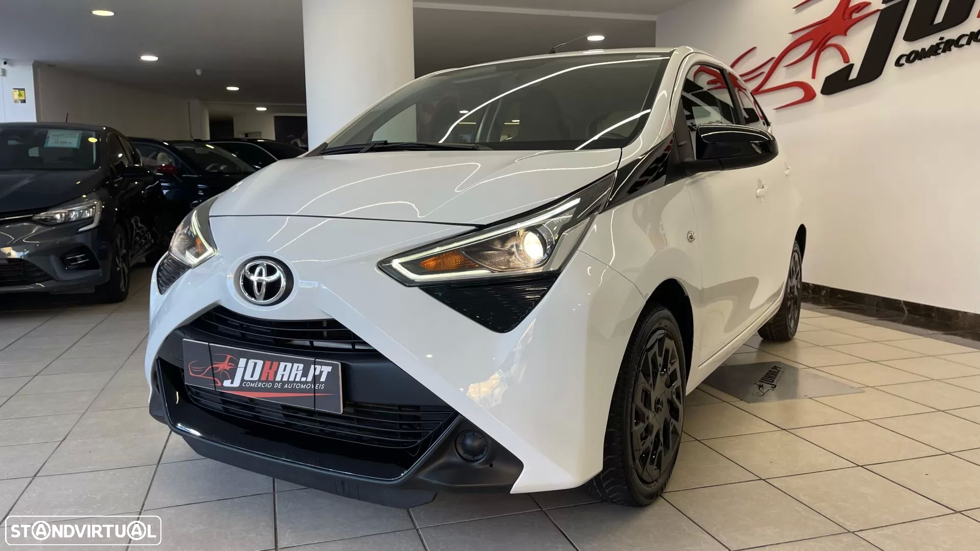 Toyota Aygo X Black&White - 3