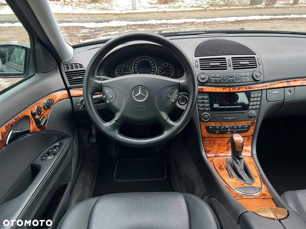 Mercedes-Benz Klasa E 320 T Elegance - 20