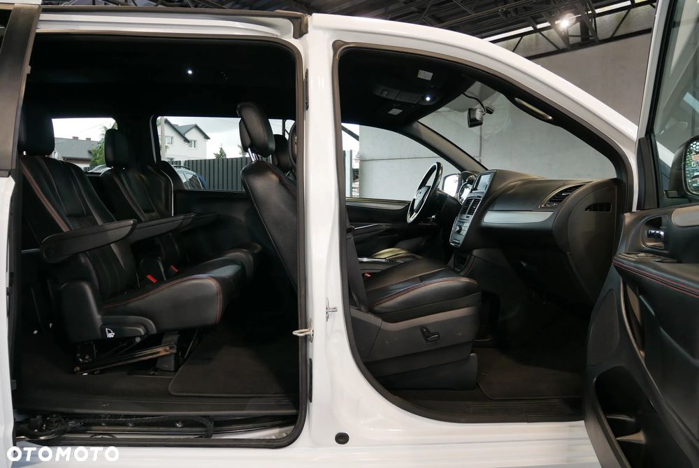 Dodge Grand Caravan - 13