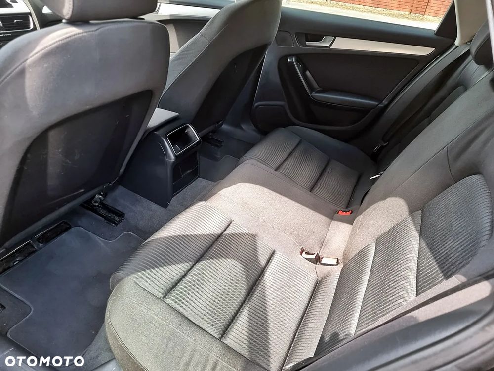 Audi A4 Avant 2.0 TDI Limited Edition - 6