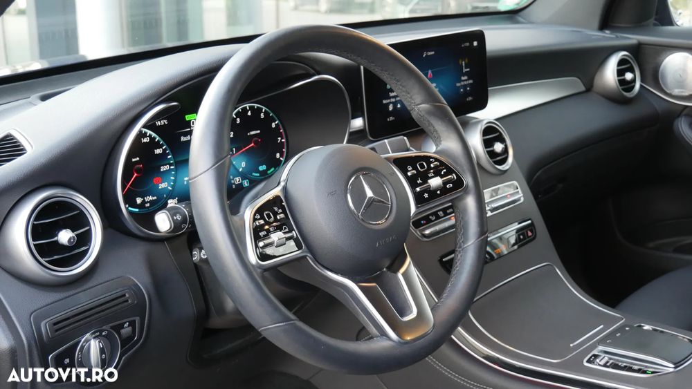 Mercedes-Benz GLC Coupe 300 4Matic 9G-TRONIC AMG Line - 2