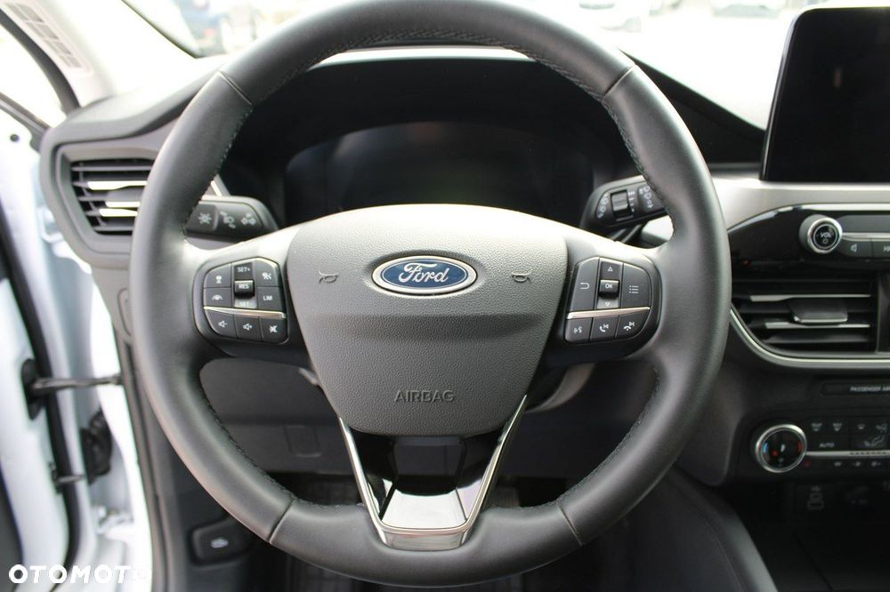 Ford Kuga - 25