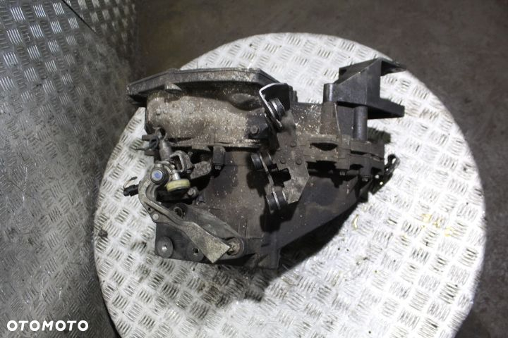 SKRZYNIA BIEGÓW OPEL VECTRA C 1.9CDTI 55350375 - 5