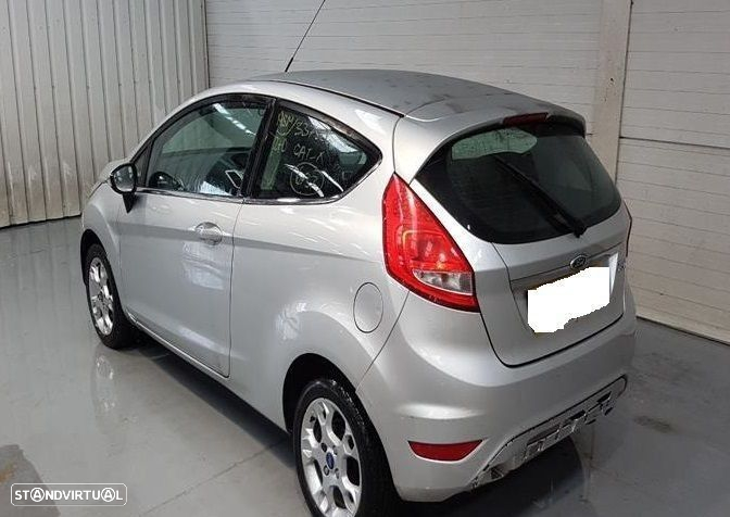 Ford Fiesta mk6 1.4 TDCI de 2011 disponível para peças - 4