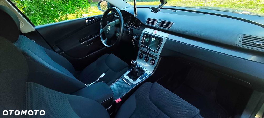 Volkswagen Passat - 8