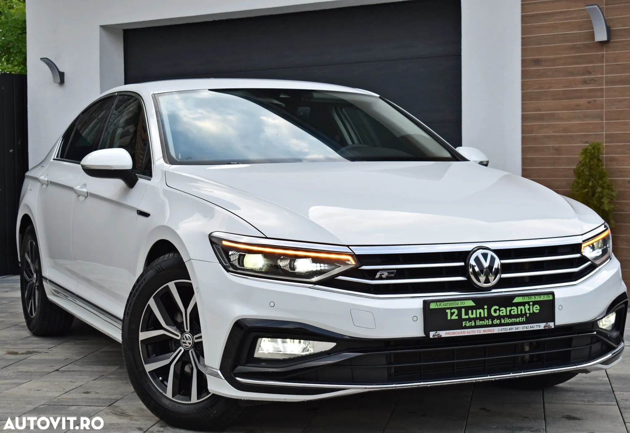 Volkswagen Passat Variant 2.0 TDI SCR DSG R-Line - 1