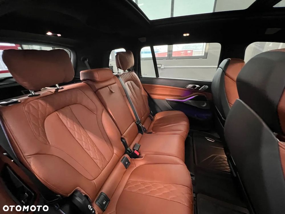 BMW X7 M50d sport - 24