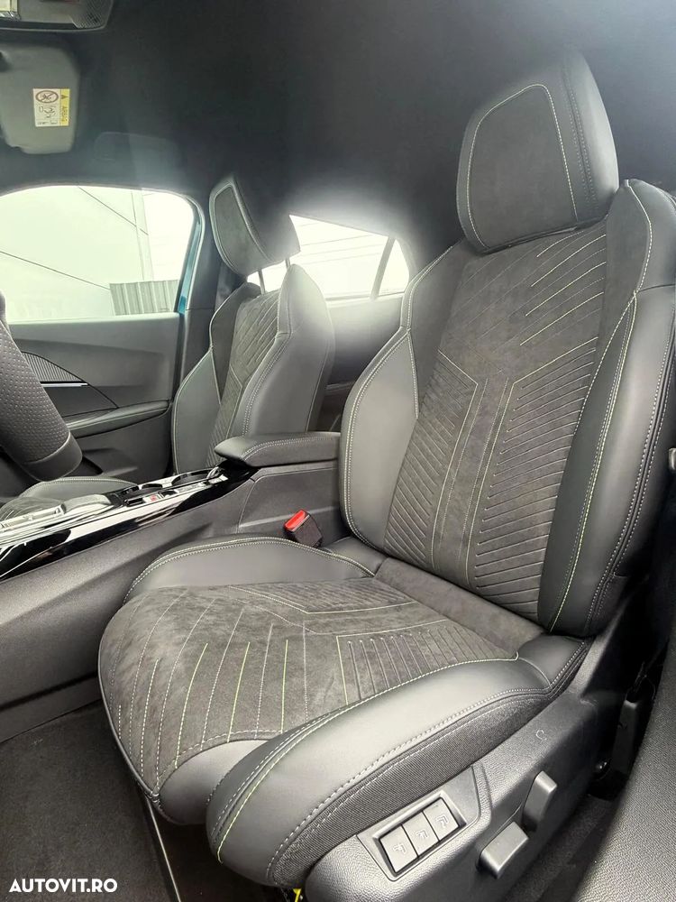 Peugeot 2008 1.2L e-DCS6 MHEV GT - 6