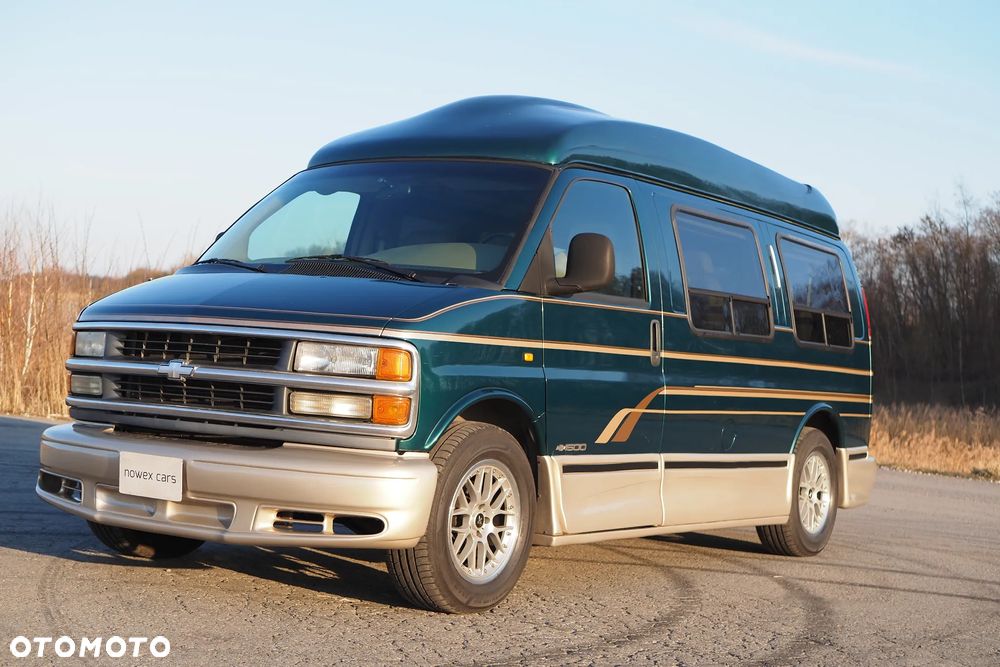 Chevrolet Express - 18
