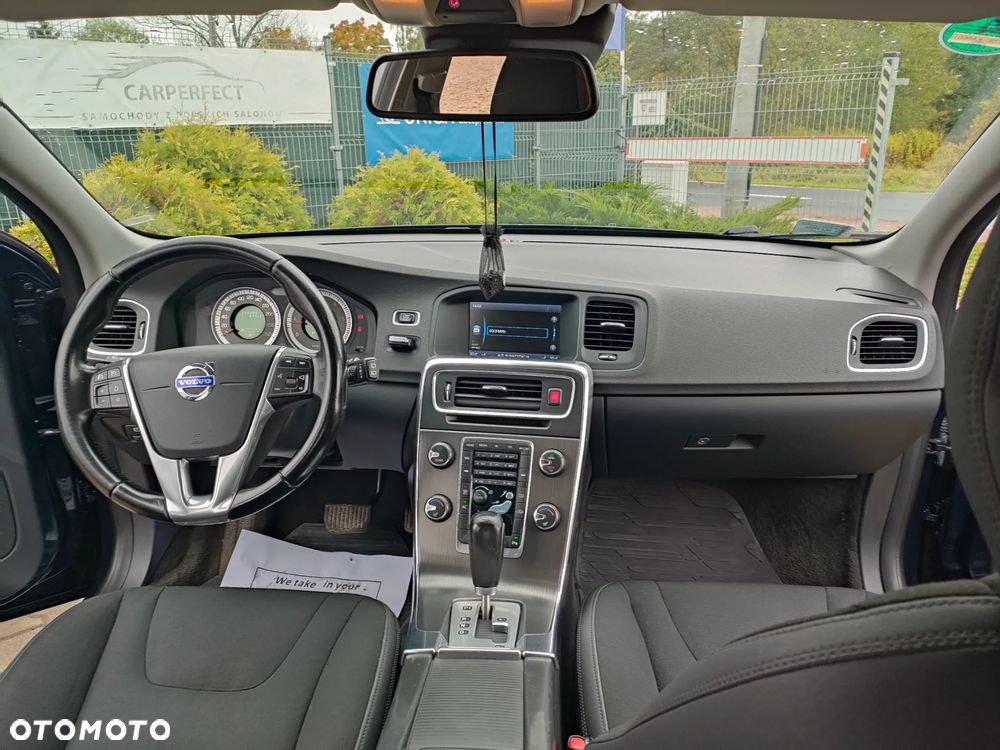 Volvo V60 D3 Geartronic Momentum - 23