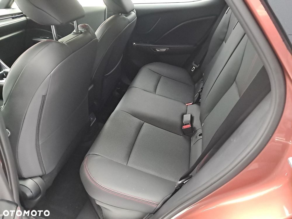 Lexus LBX 1.5 Hybrid Emotion - 16