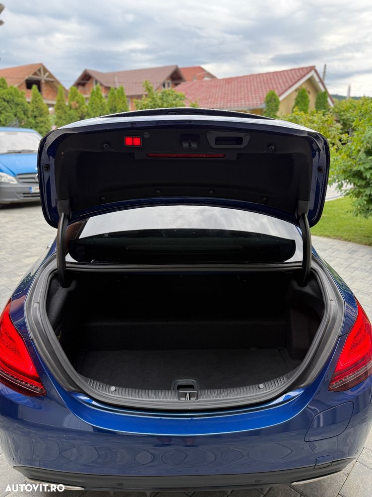 Mercedes-Benz C - 23