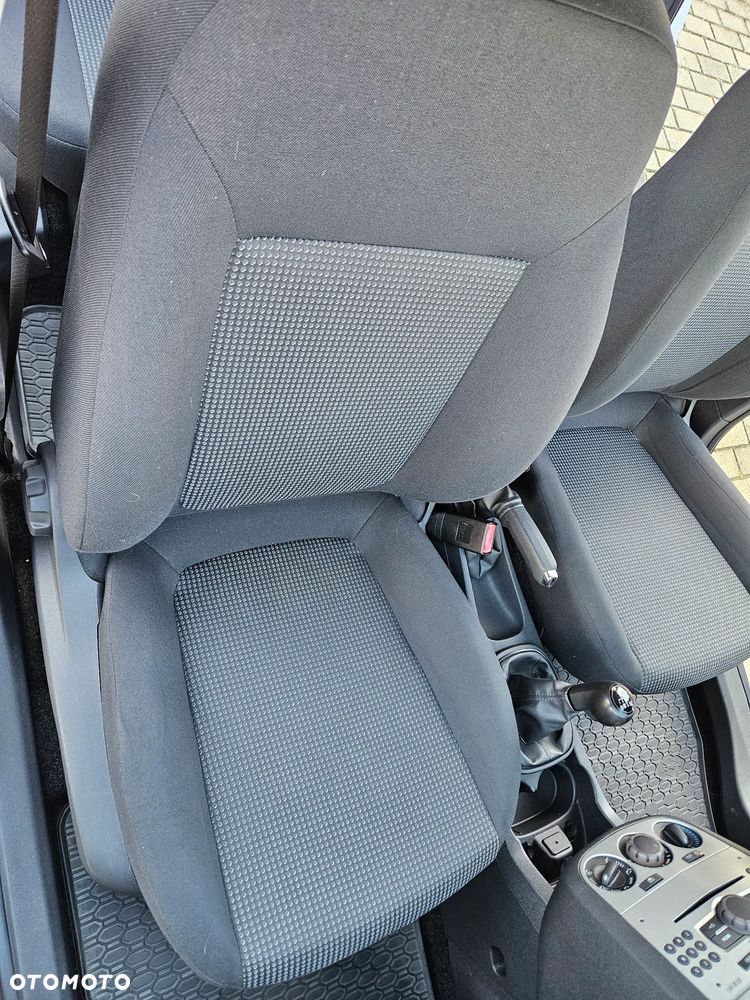 Opel Corsa 1.2 16V Essentia - 29