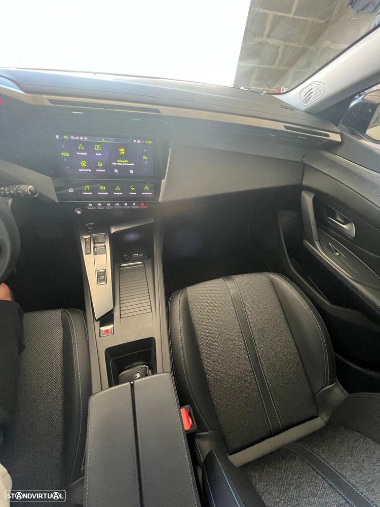 Peugeot 308 1.2 PureTech Allure EAT8 - 19