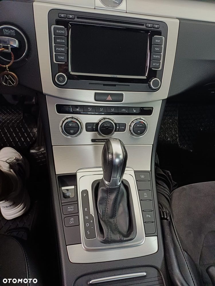 Volkswagen Passat 2.0 TDI 4Mot Highline DSG - 9