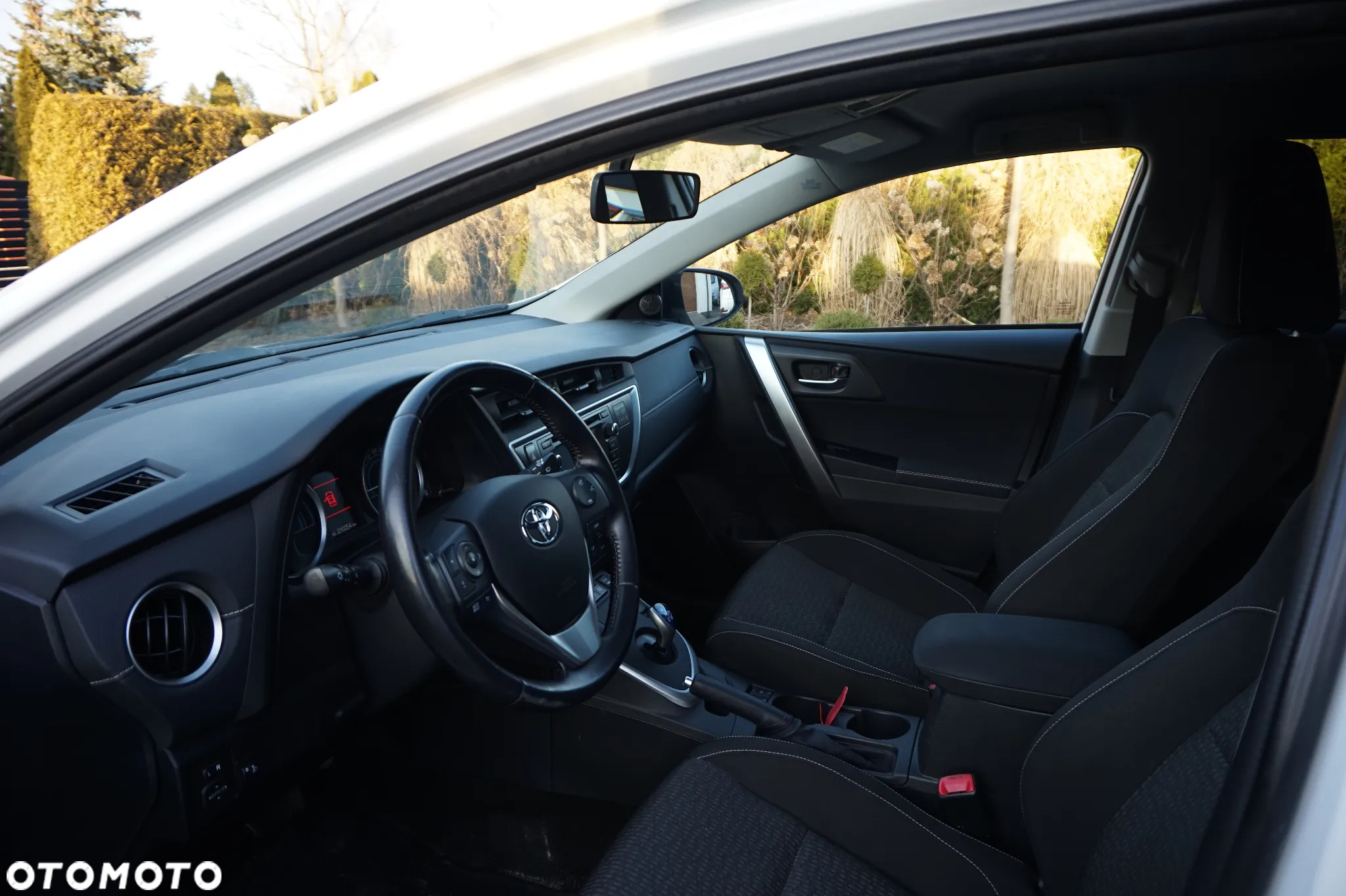 Toyota Auris 1.8 VVT-i Hybrid Automatik Edition - 10