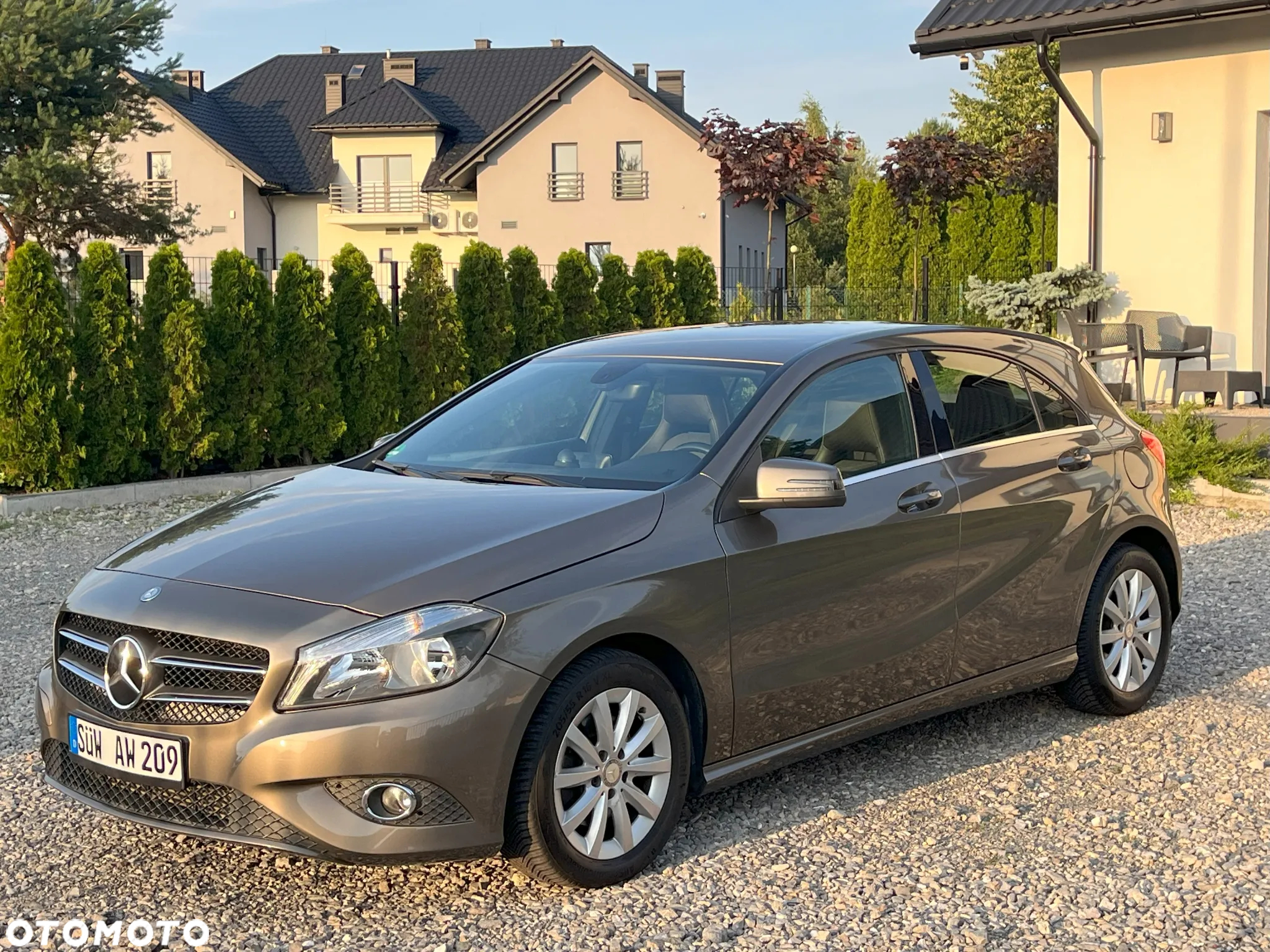 Mercedes-Benz Klasa A 180 (BlueEFFICIENCY) - 2