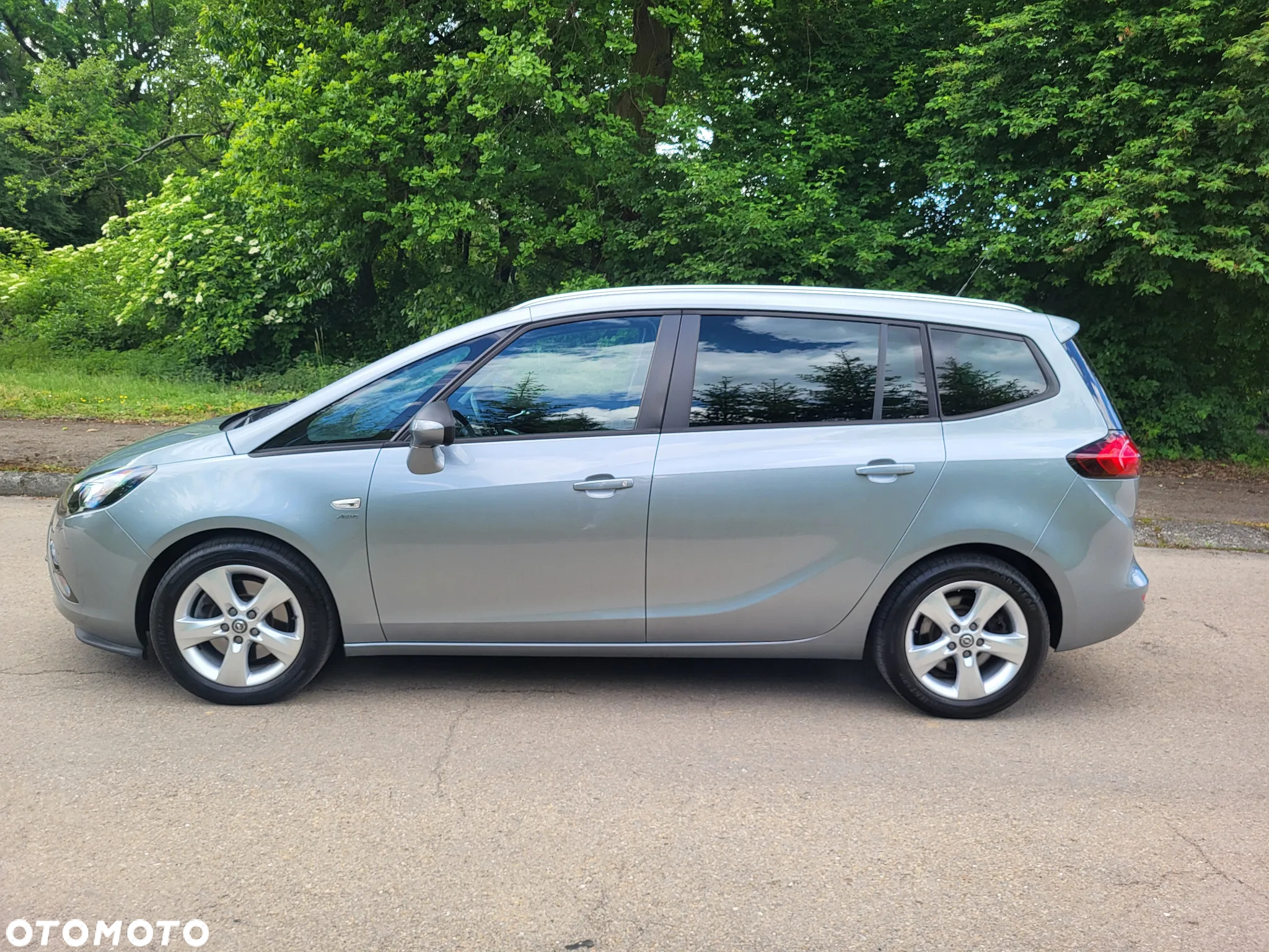 Opel Zafira Tourer 1.6 ECOTEC DIT ecoFLEX Start/Stop Active - 2