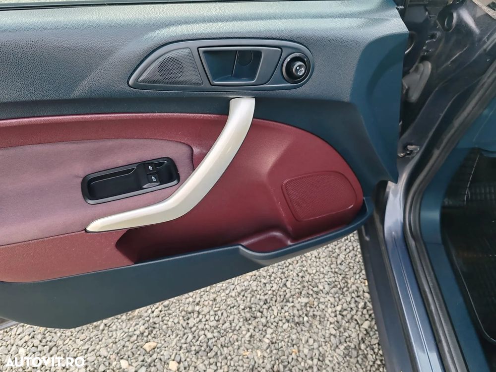 Ford Fiesta - 12