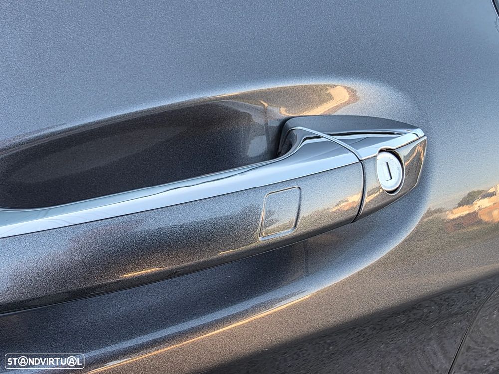 Mercedes-Benz GLA 180 d Urban - 18