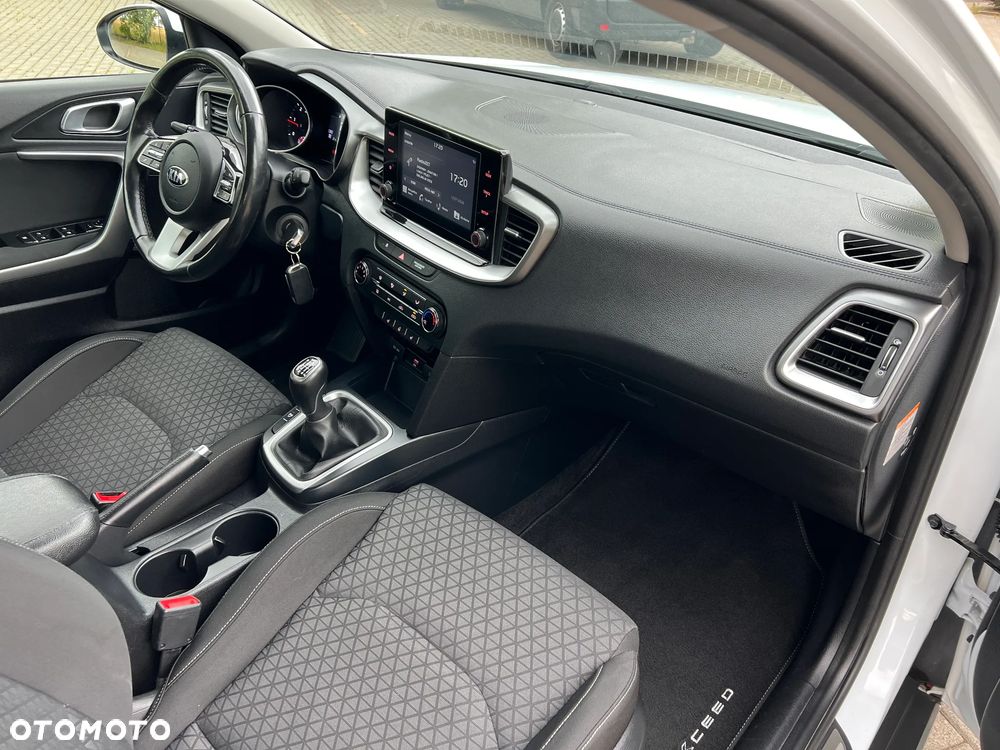 Kia XCeed 1.6 CRDi Eco-Dynamics+ (48V Mild-Hybrid) VISION - 27