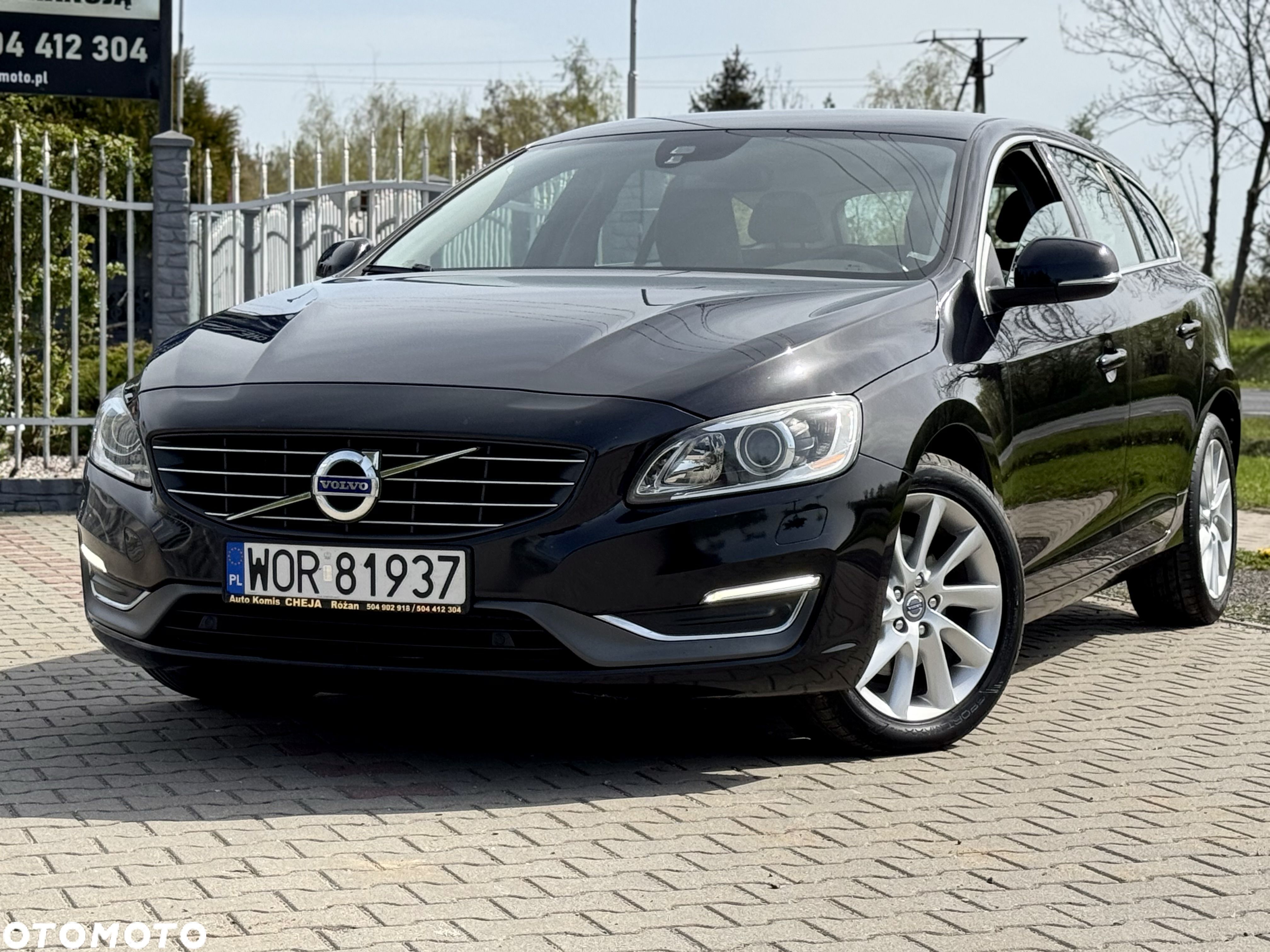 Volvo V60 D4 Drive-E Momentum - 1