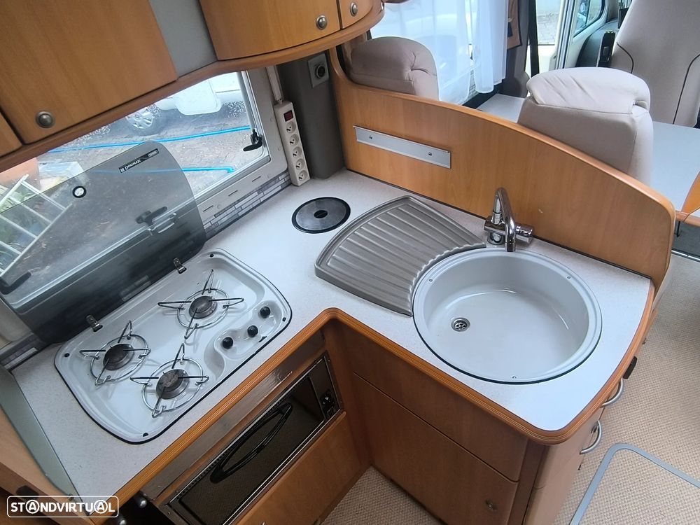 Pilote Reference Autocaravana 2.8 pilote 6 dormidas 2006 chassi alko Hu - 21