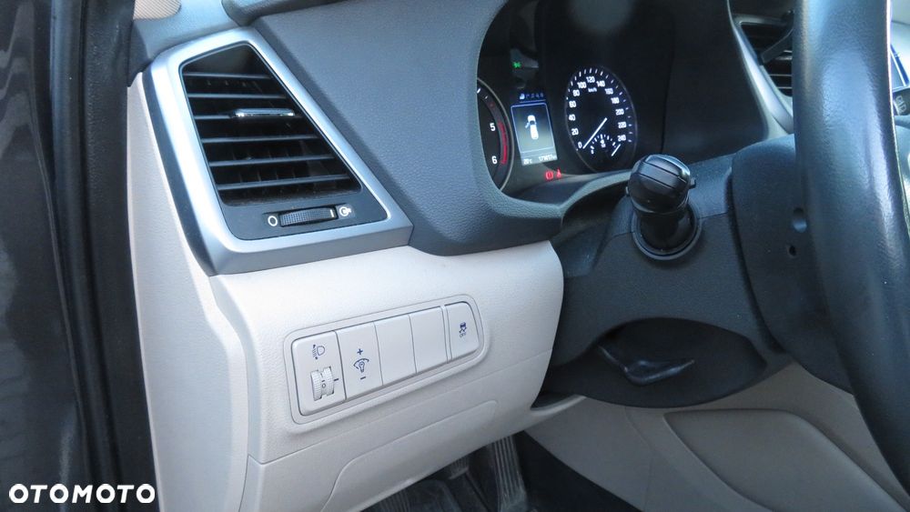 Hyundai Tucson 2.0 CRDI BlueDrive Comfort 2WD - 17