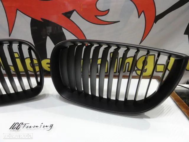 Grelha frontal em plástico ABS para BMW E81 / E82 / E87 / E88 04-07 em preto mate - 7
