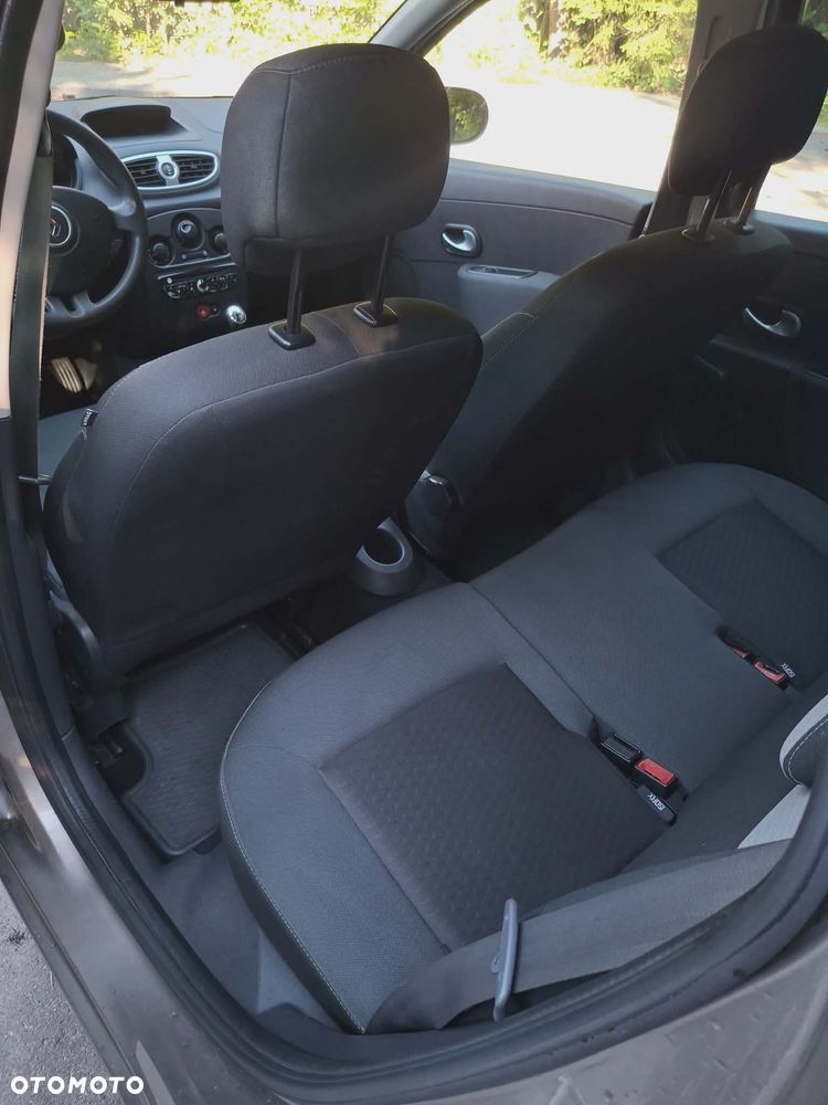 Renault Clio 1.5 dCi Alize - 16